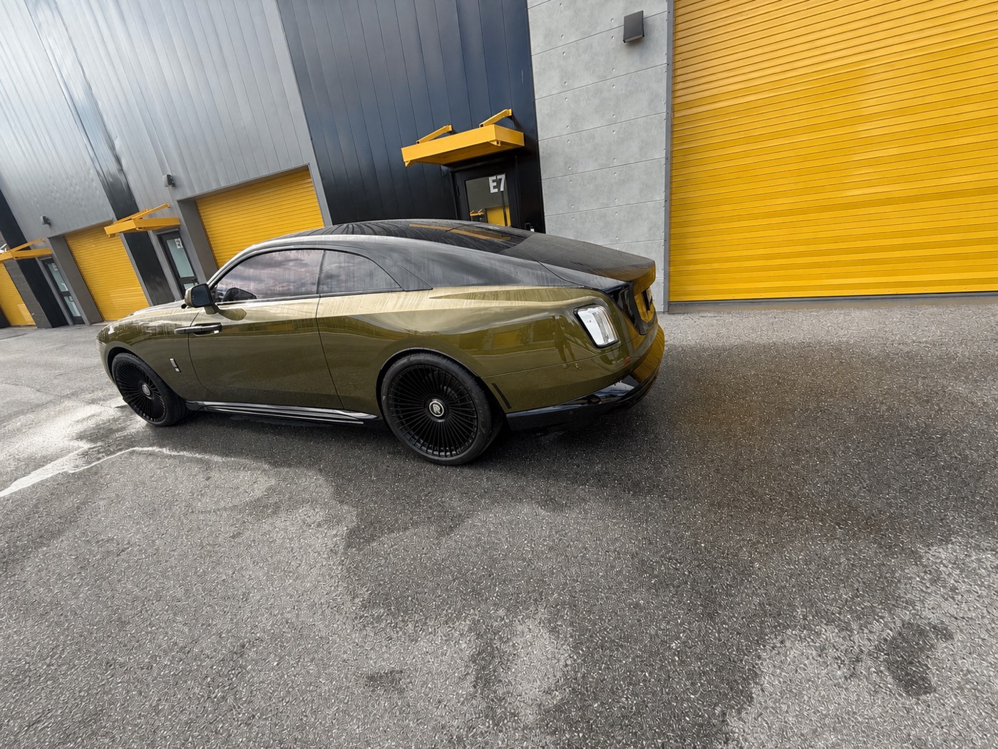 Rolls-Royce Spectre fresh from a detail