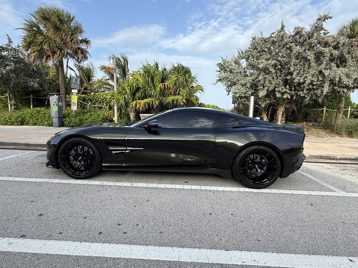 Aston Martin coupe